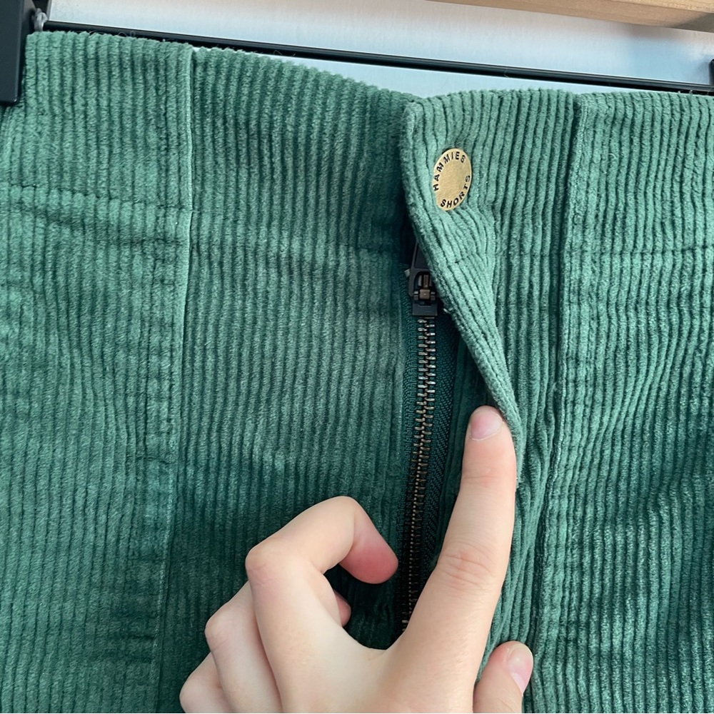 Hammies Green Corduroy Shorts Women’s High Waisted Elastic Waist Pockets 24 - Picture 6 of 12